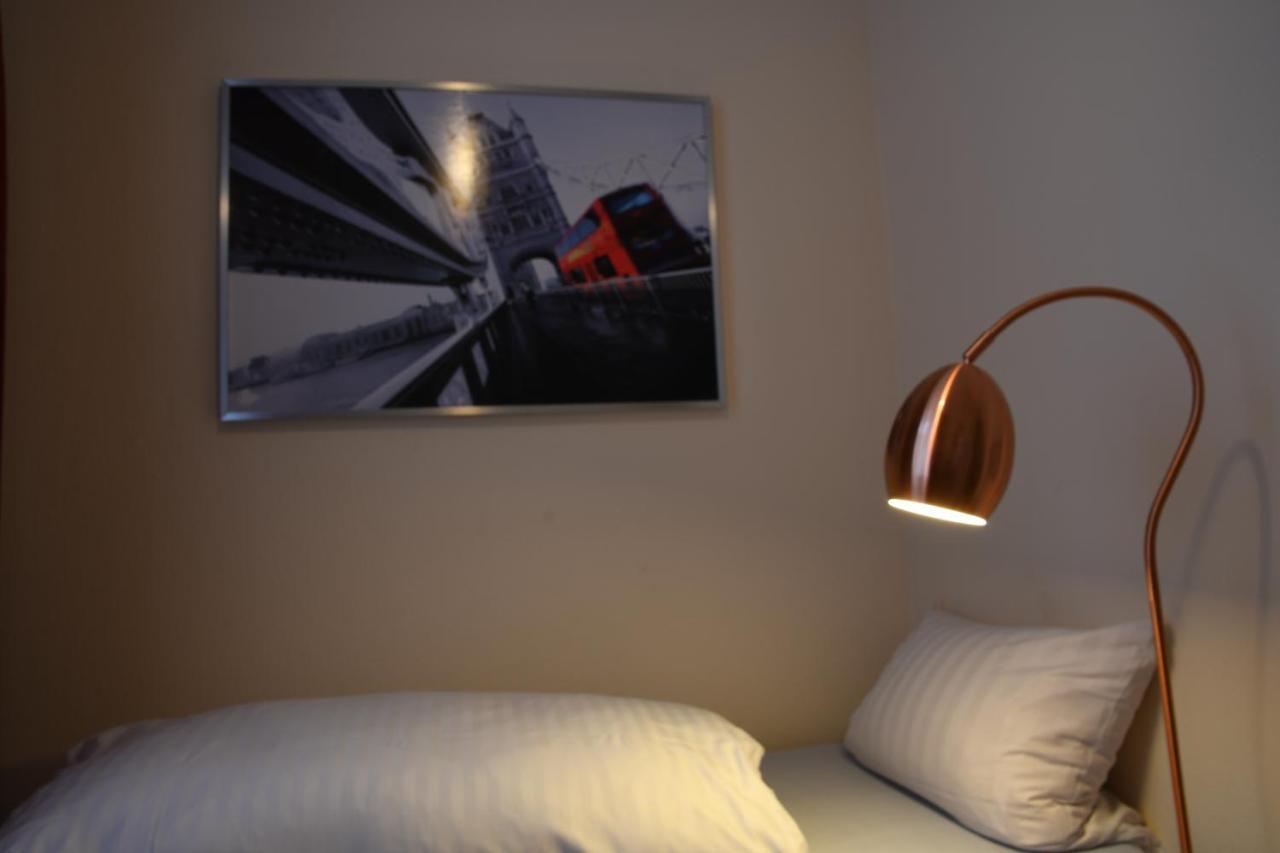 โฮเทล-เพนชั่น ชาร์ลอทเทนบวร์ค Hotel เบอร์ลิน ภายนอก รูปภาพ