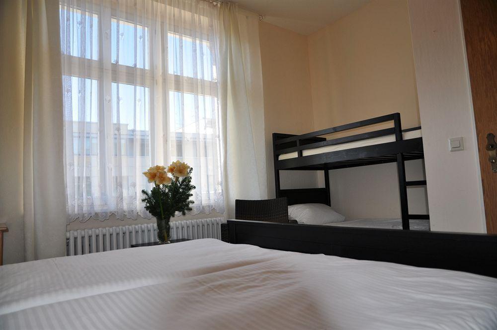 โฮเทล-เพนชั่น ชาร์ลอทเทนบวร์ค Hotel เบอร์ลิน ภายนอก รูปภาพ