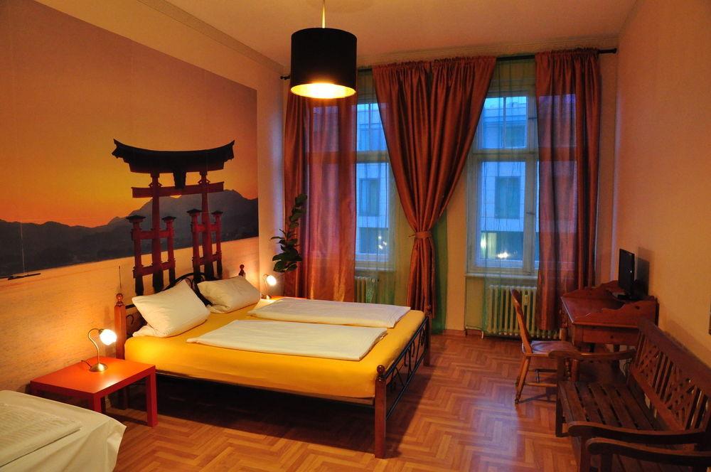 โฮเทล-เพนชั่น ชาร์ลอทเทนบวร์ค Hotel เบอร์ลิน ภายนอก รูปภาพ